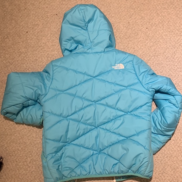 Super cute turquoise reversible Northface puffer jacket - Picture 6 of 6